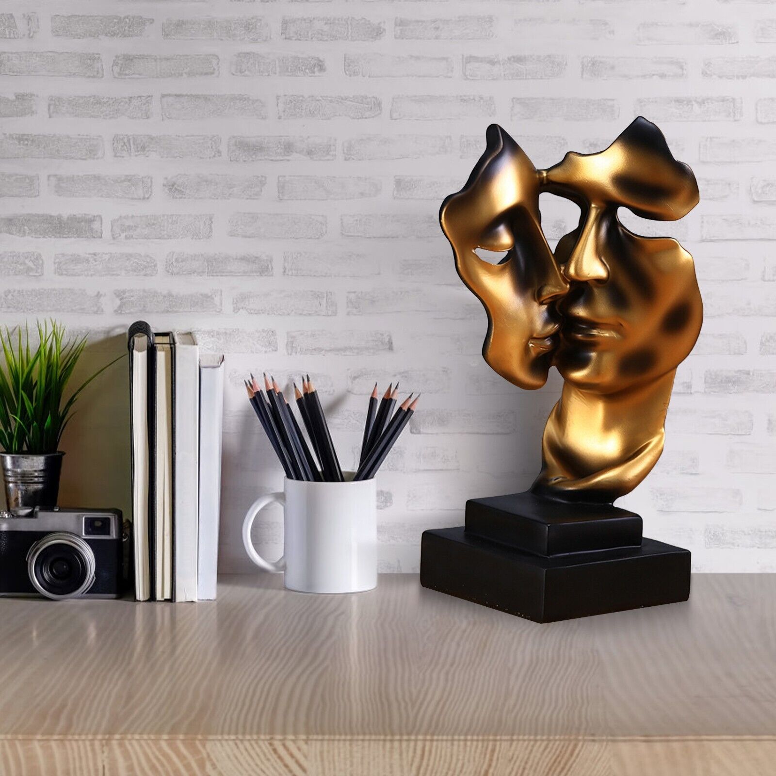 Golden Resin Kissing Couple Nordic Sculpture